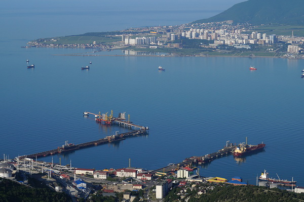 Восстановлена после шторма отгрузка нефти в порту Новороссийска