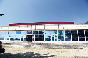 В Крыловском районе на Кубани, чтобы отремонтировать кинотеатр, ждали губернатора