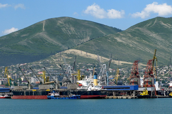 Почти 1 млн т достиг экспорт азербайджанской нефти через порт Новороссийск за 8 месяцев 2017 года