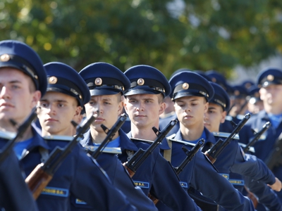 На верность России в Краснодаре присягнули 509 первокурсников лётного училища